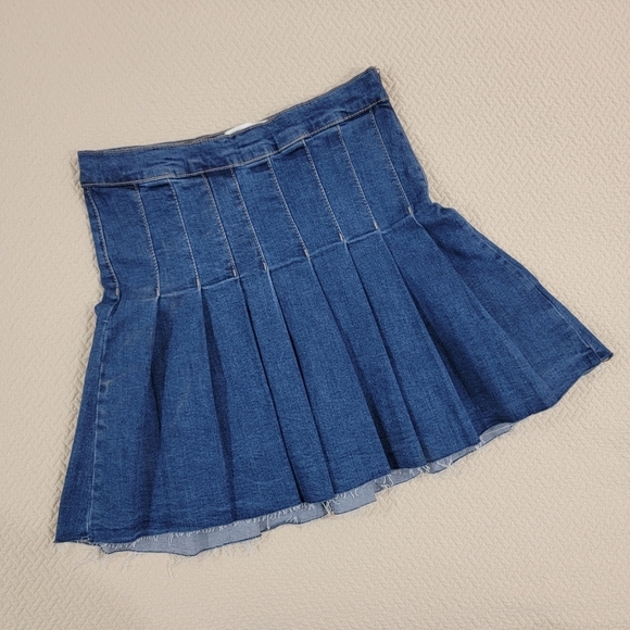 Re Generation by Celebrity Pink Denim Pleated Skirt Size S - Picture 4 of 15